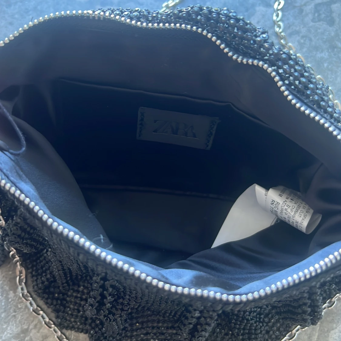 Svart glittrig axelväska från Zara - 91