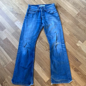 Levi’s jeans - Säljer dessa jeans då dom är för små☺️Skriv om ni har någon fråga ! det står ingen storlek men jag skulle säga xs