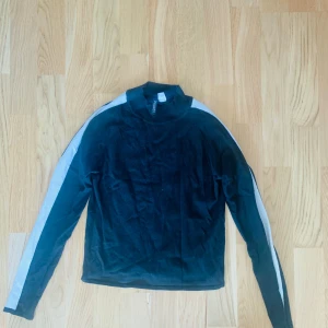 Topp - En topp i storlek S. 