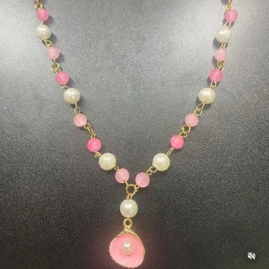 Rosa halsband - Handgjord halsband av mig! Läs sista bilden om du vill köpa!!