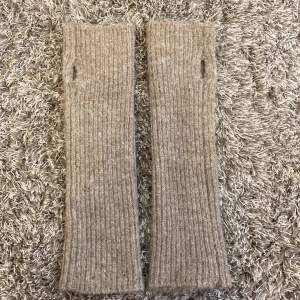 Handledsvärmare - Jätte mysiga handledsvörmare från zara som inte kommer till användning 