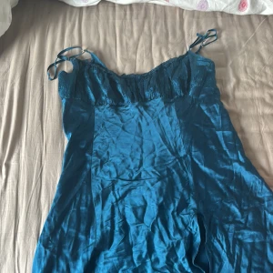 Nattlinne  - Ett natt linne från Victoria secret i storleken L. Aldrig använt väldigt fint skick. 