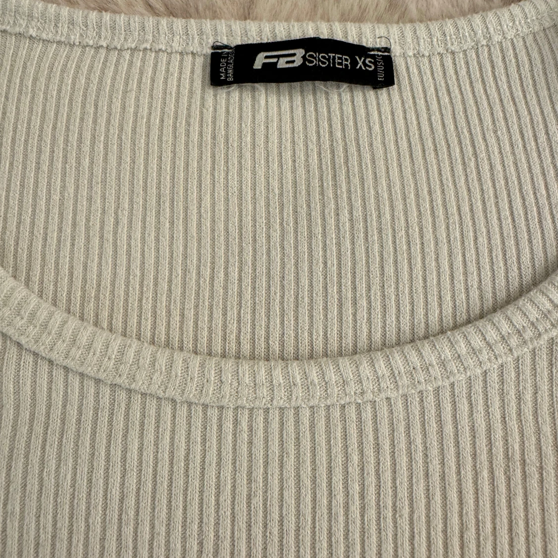 Vit ribbad tröja  - 90