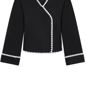 Neo noir stitch jacket - Helt ny och oanvänd neo noir stitch jacket med prislapp kvar!!! ord:899kr