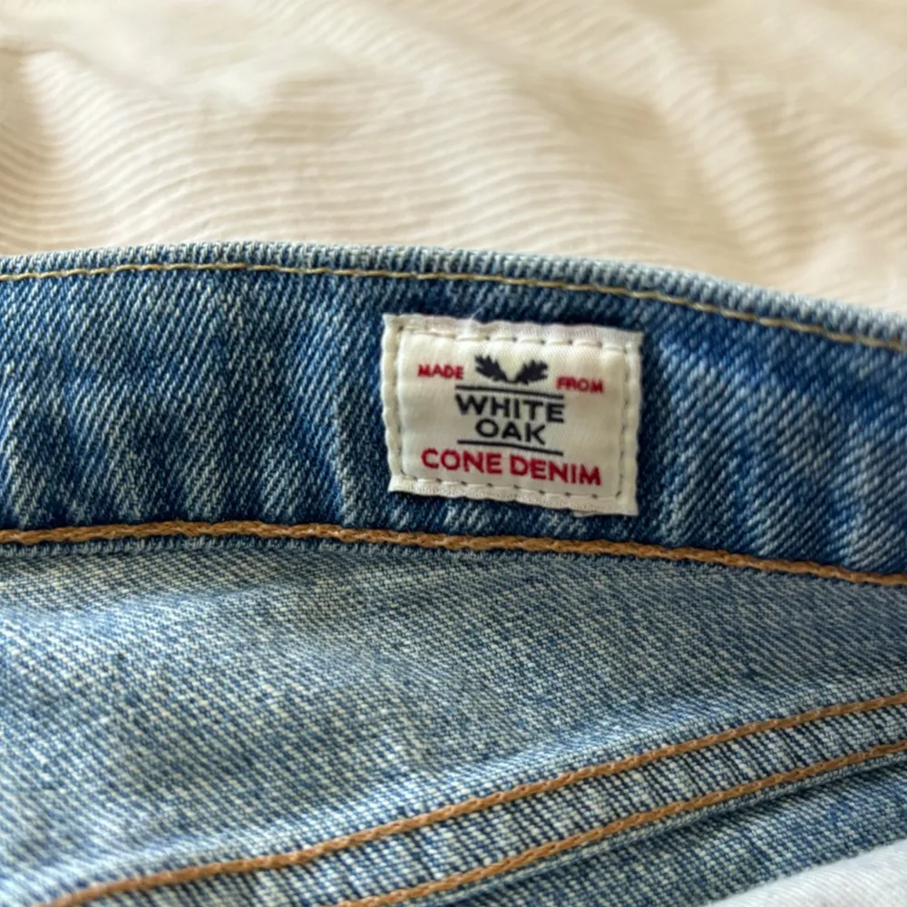  Levi’s jeans vintage i snygg ljusblå tvätt Low waisted Modell som passar både herr o dam  Rak modell  Fint skick  . Jeans & Byxor.