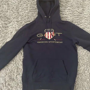 Gant hoodie - Håller jättevarm, sitter jättebra och är jätteskön