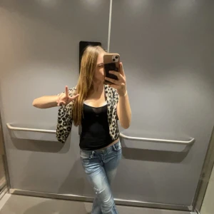 jeans - jättesnygga jeans, vet ej vilket märke. Par skick använda ett par gånger.