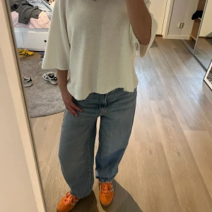Baggy Jeans  - köpt från zara förra året! säljer för att jag har för många jeans och inte bär dessa längre🩷