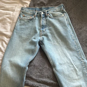 Jeans - Helt nya weekday jeans i space relaxed fit