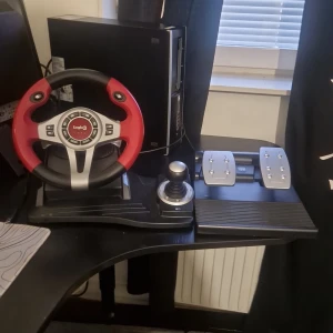 Pc/Ps4 rat - Säljer nu min rat den funkar helt perfect och alla sladdar finns skick 10/10 pris kan diskuteras