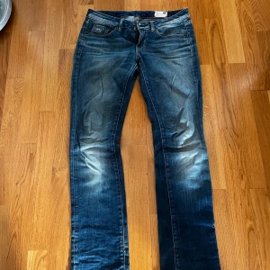 Gstar Jeans  - Sparsamt använda G-star jeans i strl 28-32 modell 3301 Straight