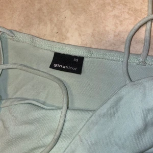 Gina linne - Ljusgrönt linne från Gina Tricot!