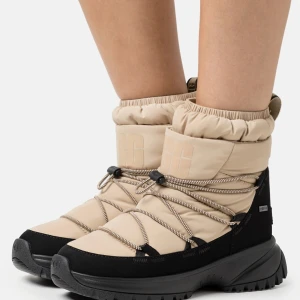 Nya UGG boots strl 39 - Nypris 2500 kr