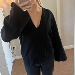 Fin stickad tröja - Säljer denna perfekta fin stickade tröjan nu till höst då den inte kommer till användning 