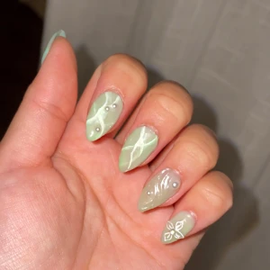 Green jade marble nails - Sticky tabs ingår (Finns i storlekarna XS-L)