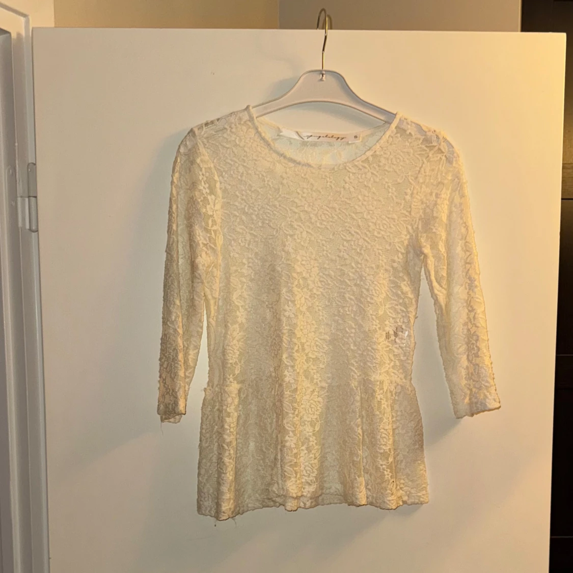 Vit spetsblus från J. Gelbgg