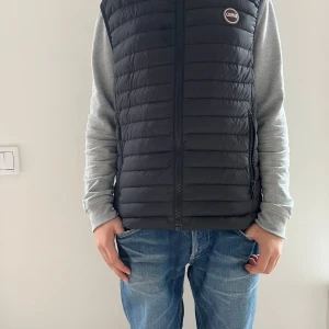 Colmar väst - Säljer den då den inte kommer till användning priset kan gå ner vid snabb affär 