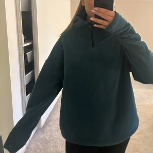 Fleece från LXA! - Grön superfin fleece från LXA💚 nyskick! Superfin nu till hösten🍂🍁