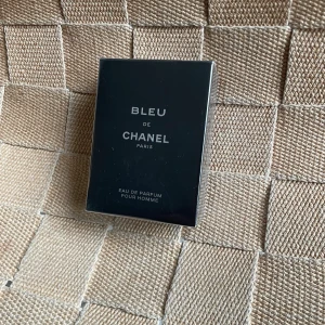 Blue de channel(oöppnad  - Hej! Säljer du denna blue de channel som är helt oöppnad och perfekt till vintern. Nypris är ca 1400 pris går att diskutera mvh