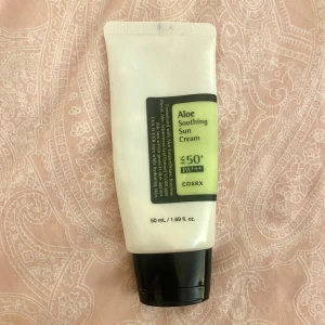 Sun cream - 50+, lite mindre än hälften kvar.