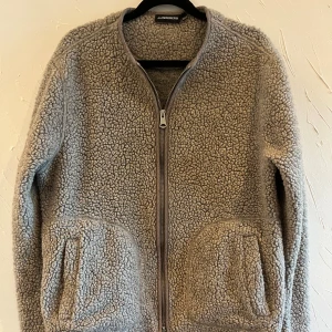 Fleece från J.Lindeberg - Fleece från J.Lindberg i storlek S. Använd ett fåtal gånger.