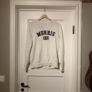 Morris tröja  - Hej säljer denna sweatshirt ifrån Morris. Tröjan är fläckfri och har inga defekter. Tveka inte på att höra av dig vid funderingar! Mvh Joel 