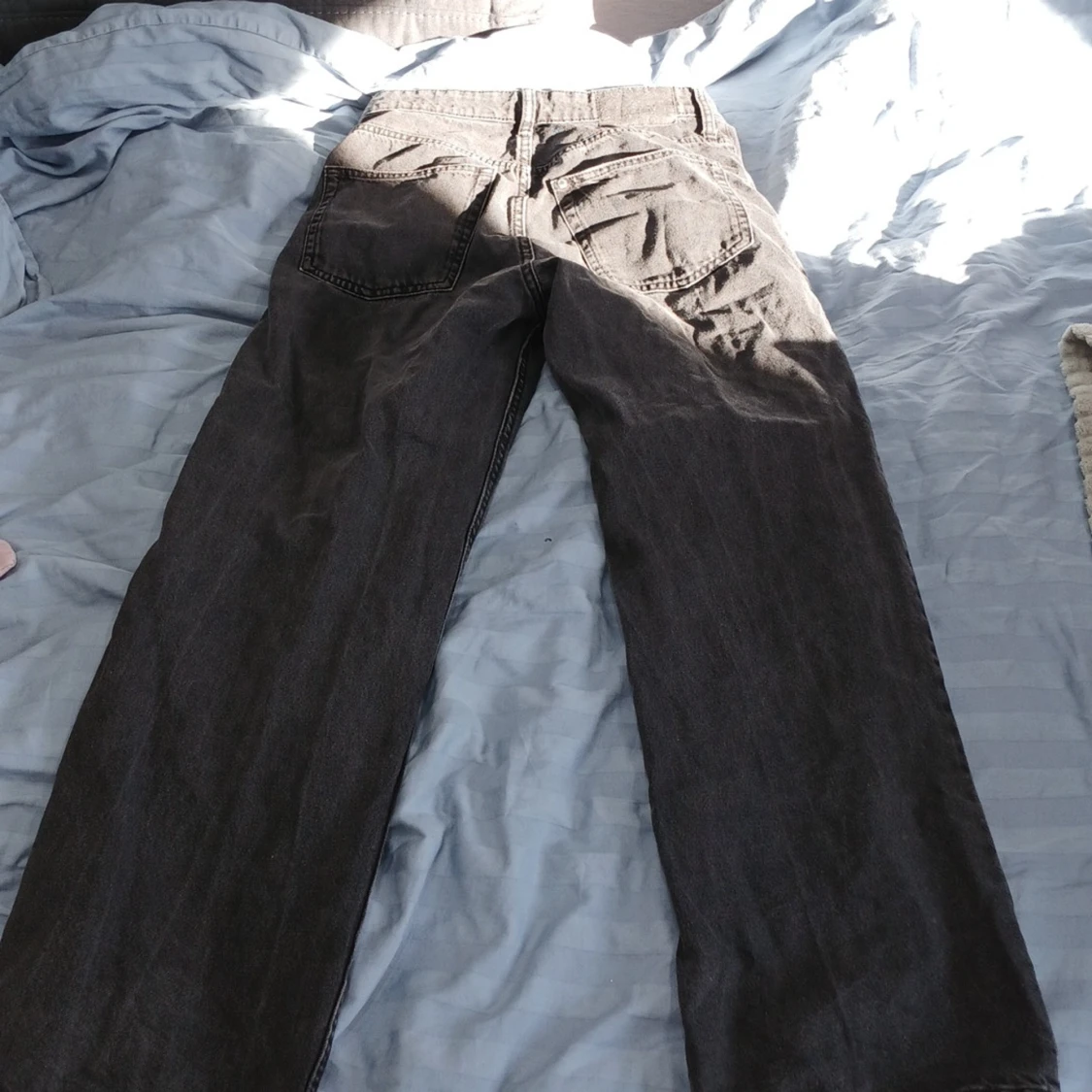 Svarta jeansbyxor från H&M - 2