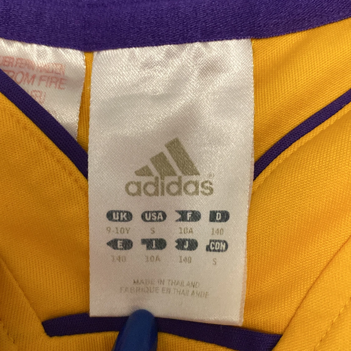 Gul Lakers basketlinne från Adidas - 2