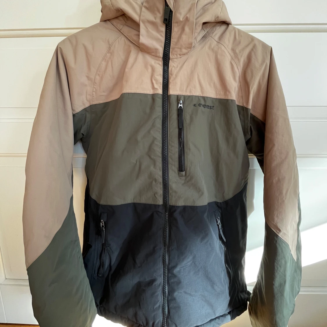 Flerfärgad vindjacka från Everest