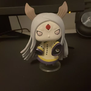 Kaguya funko pop - Kaguya funko pop från naruto, med ett stöd så hon kan stå upp. Mycket bra skick