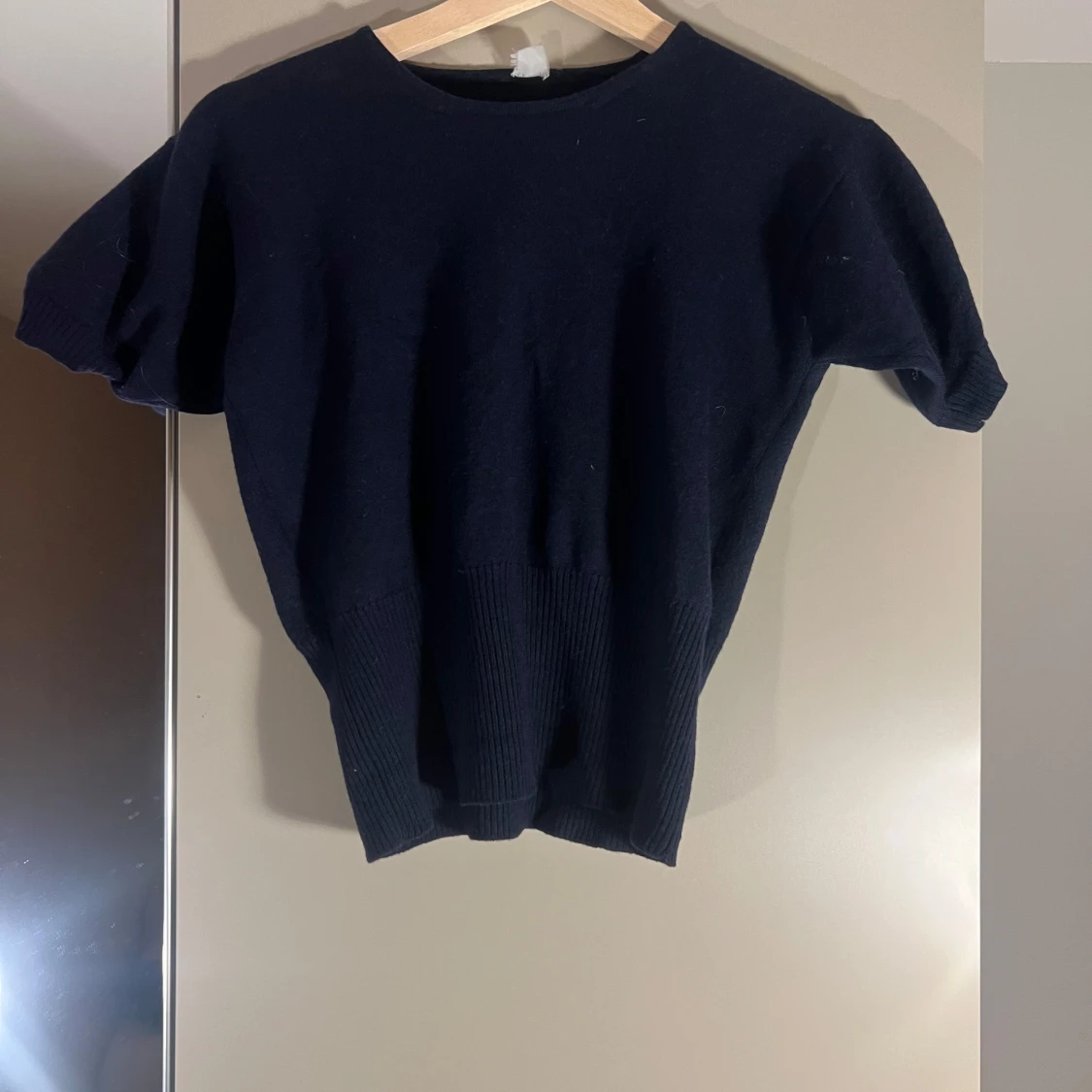 Mörkblå stickad topp - 91