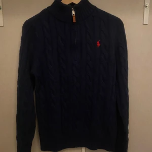 Ralph lauren stickad - Stickad Ralph lauren halfzip 1(1(Skicka meddelande om du är intresserad av att köpa så diskuteras pris där 