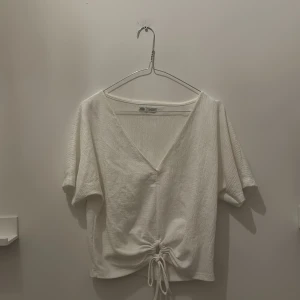 Blus från Zara - Storlek small
