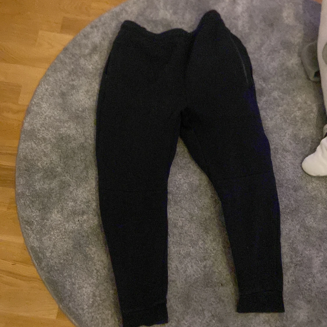 Svarta tech fleech byxor - 90