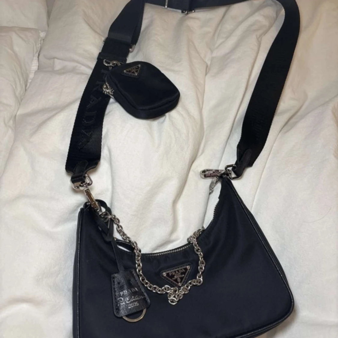 Svart axelväska från Prada