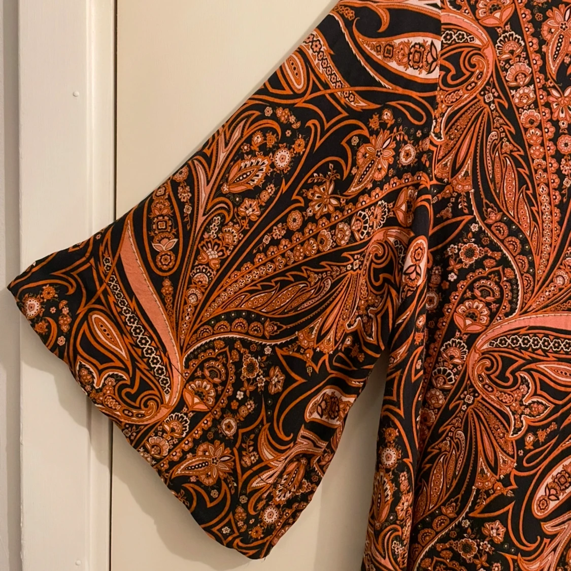 Mönstrad klänning från H&M x Richard Allan - 90