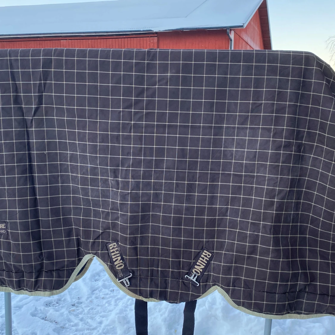 Rhino utetäcke med halvhals stl 115