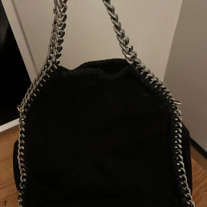 Stella McCartney liknande väska - Såå fin väska, liknar den från Stella McCartney💗💗
