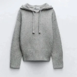 Stickad tröja från Zara - Jätte fin stickad tröja från Zara. 