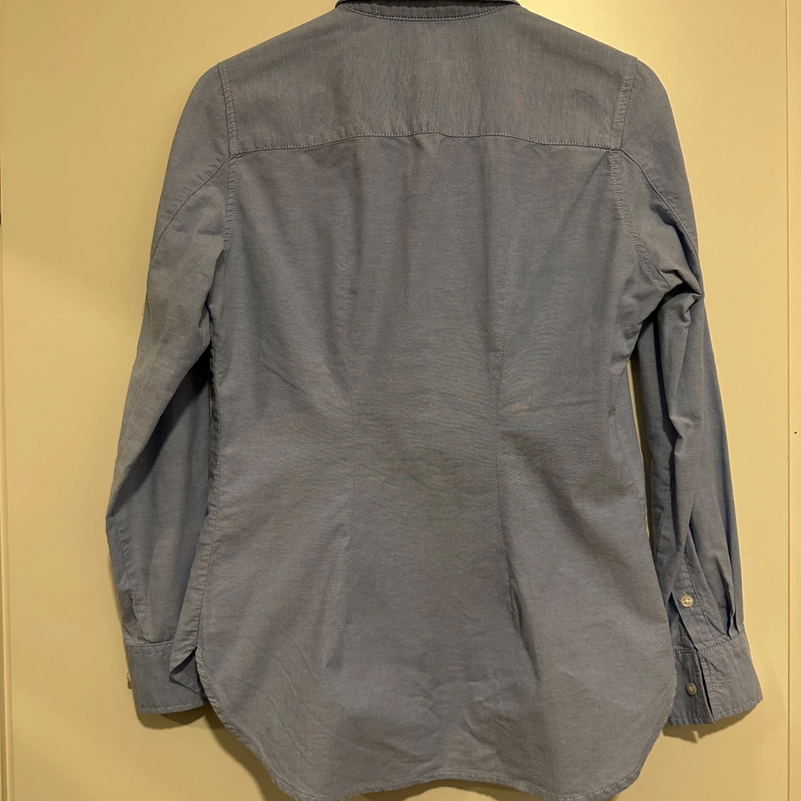 Blå skjorta från Holly & Whyte - 91