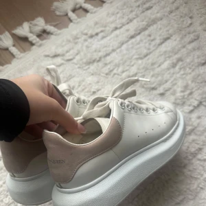 Alexander mcqueen sneakers  - Bra skick, storlek 37