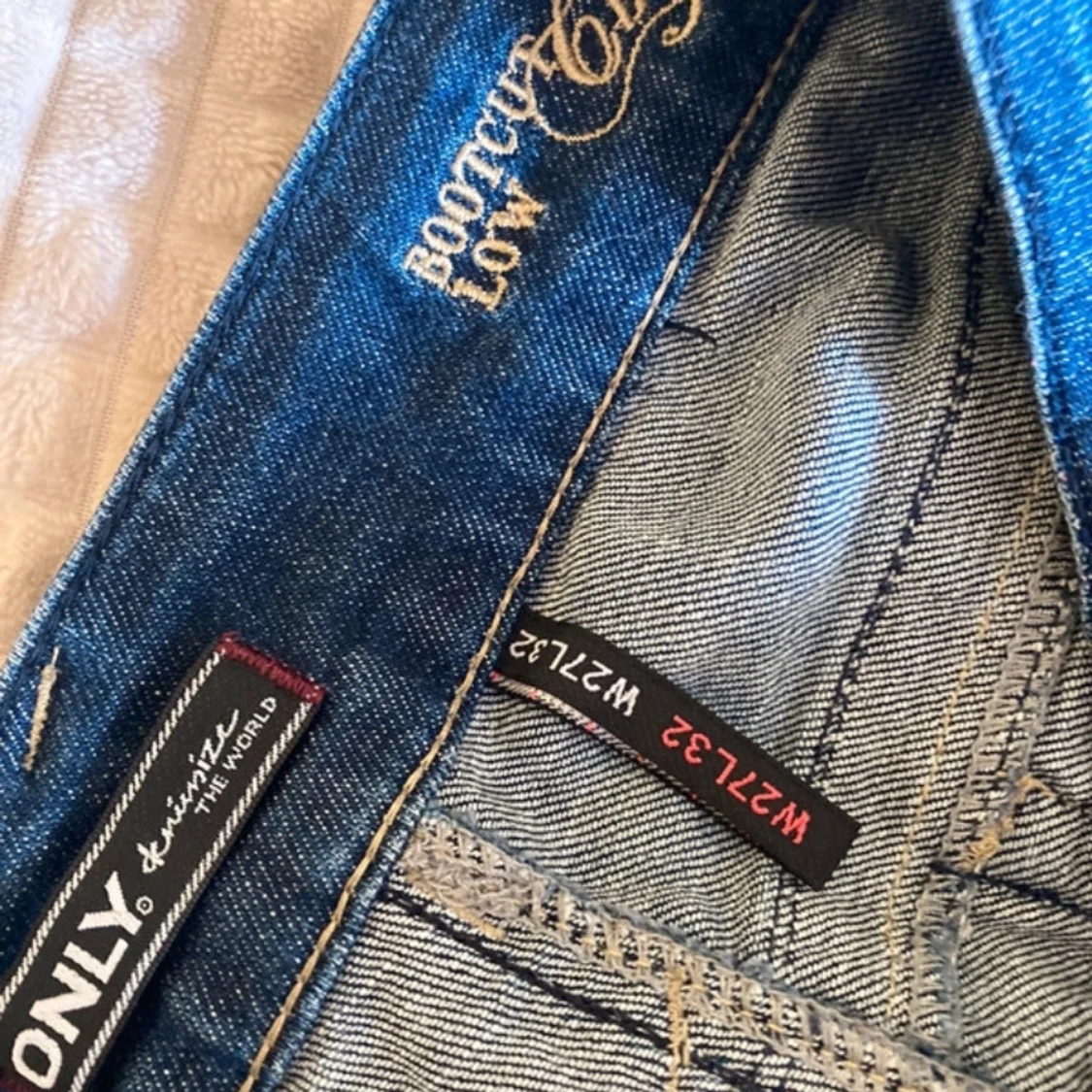 Blå bootcut jeans från ONLY - 91