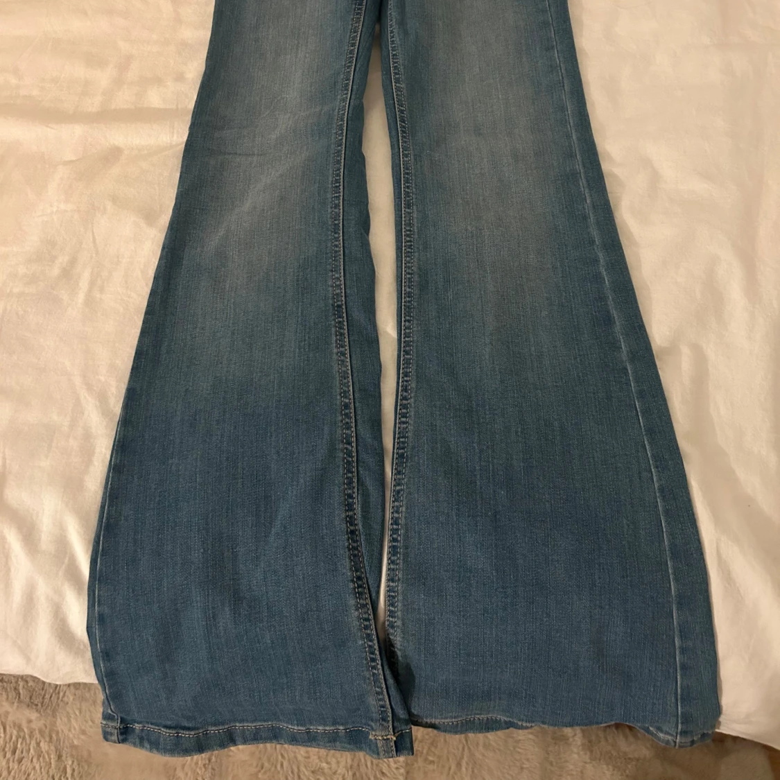 Blå bootcut jeans - 90