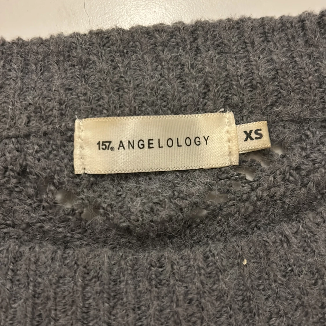 Grå stickad tröja från Angelology - 92