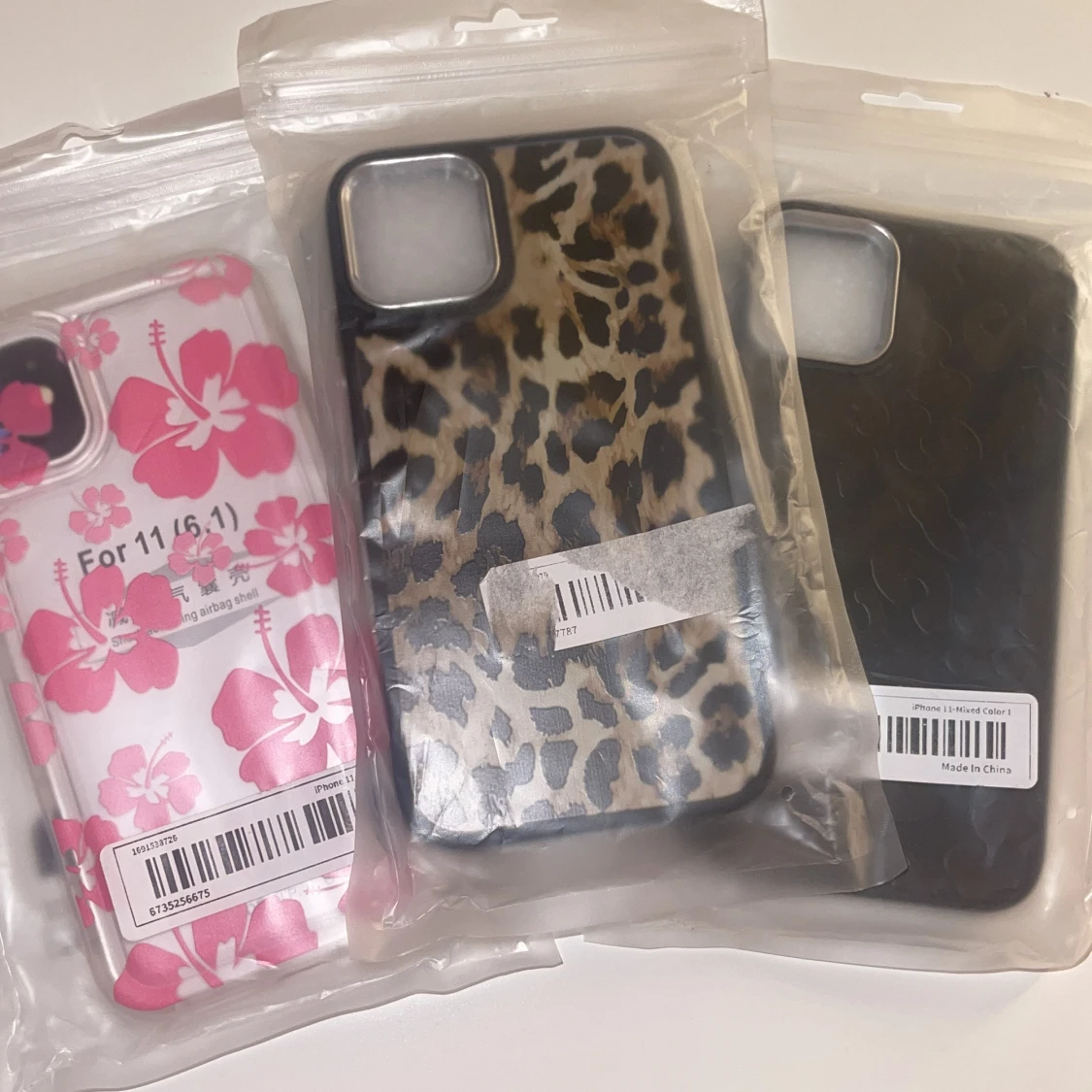 Tre mobilskal för iPhone 11 