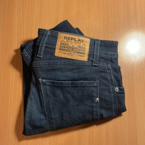 Replay Jeans  -  Säljer på Replay jeans som jag haft ett tag men inte använt så mycket. Please kan diskuteras också skick på den är 9/10. Den passar för dig som en och 170 cm -175 cm.