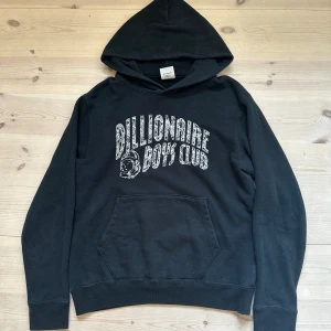 BBC Billionaire Boys Club Hoodie - Ingen angiven storlek men passar M/L. Lite nopprig annars inga defekter. Pris går att diskutera