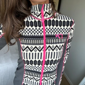 Kari Traa flece - Säljer min superfina Kari Traa flece🤩 Superbra skick Xs Köpte för 395 original pris🩷