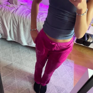 Juicy coutoure  - Mycket bra skick, använd få gånger, storlek 15 år men skulle mer säga XS/ S utifrån min storlek.