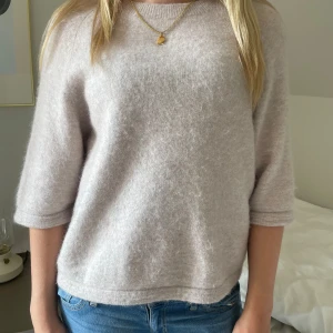 Stickat tröja  - Säljer denna superfina och populära stickade t-shirten❤️❤️🥰